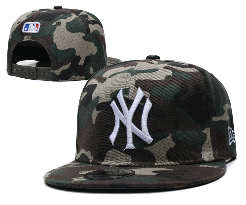 New York Yankees Military Green Camo/White 9FIFTY Snapback