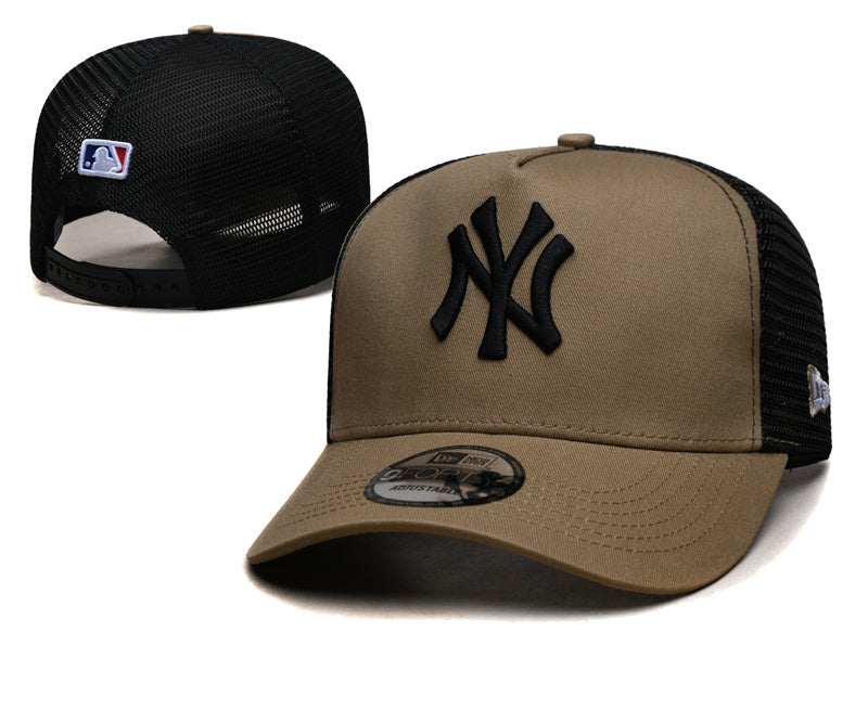 New York Yankees Khaki/Black Trucker