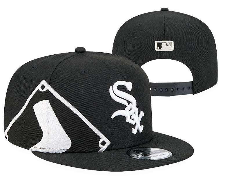 Chicago White Sox Black/White Side Big Logo/Oversized Logo Edition 9FIFTY Snapback