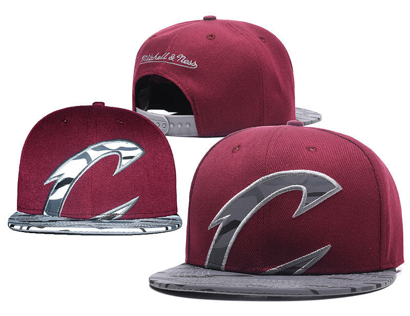 Cleveland Cavaliers Burgundy/Gray XL Logo/Chrome Detail edition Mitchell & Snapback