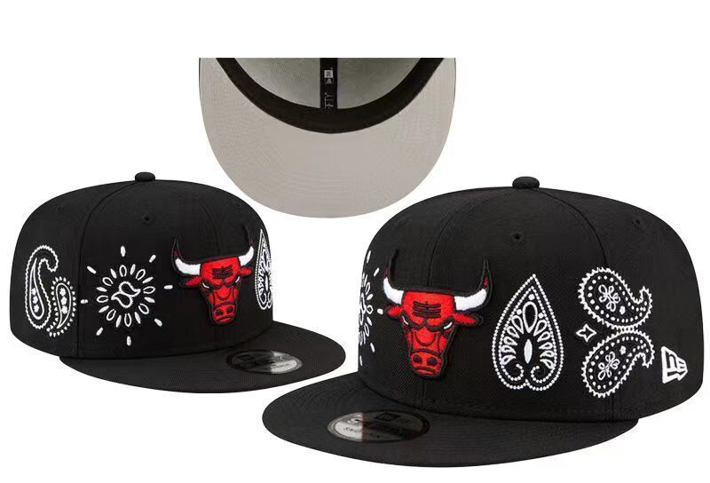 Chicago Bulls Black/White Paisley Pack/Bandana Pack 9FIFTY Snapback