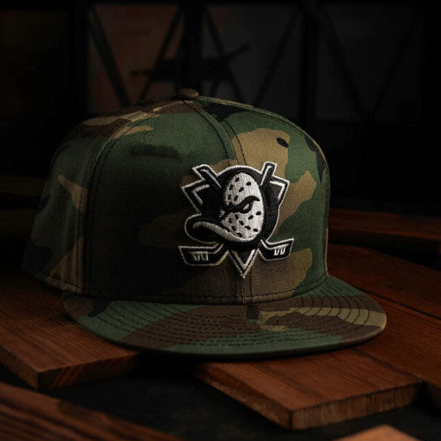 Anaheim Ducks Green Camo/Black Camo Edition - Mighty Ducks retro logo 59FIFTY Fitted
